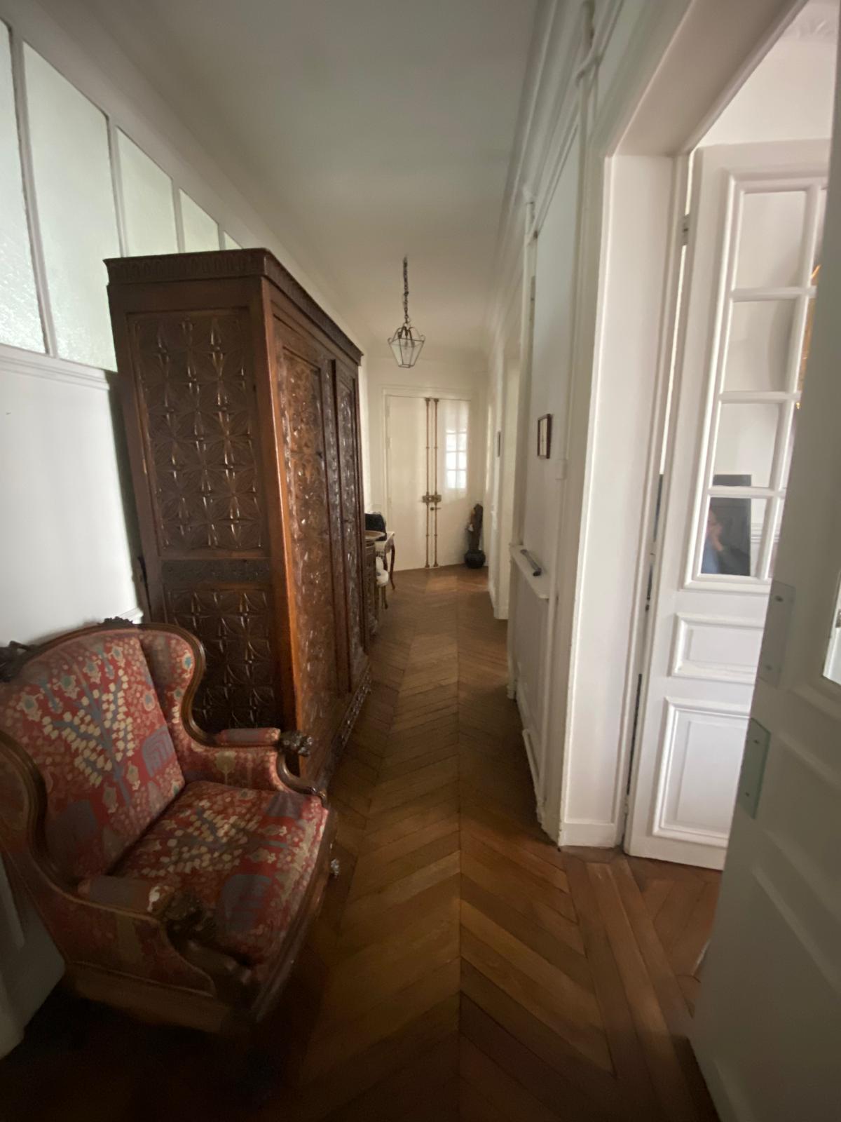 Couloir avec verrière avant les travaux